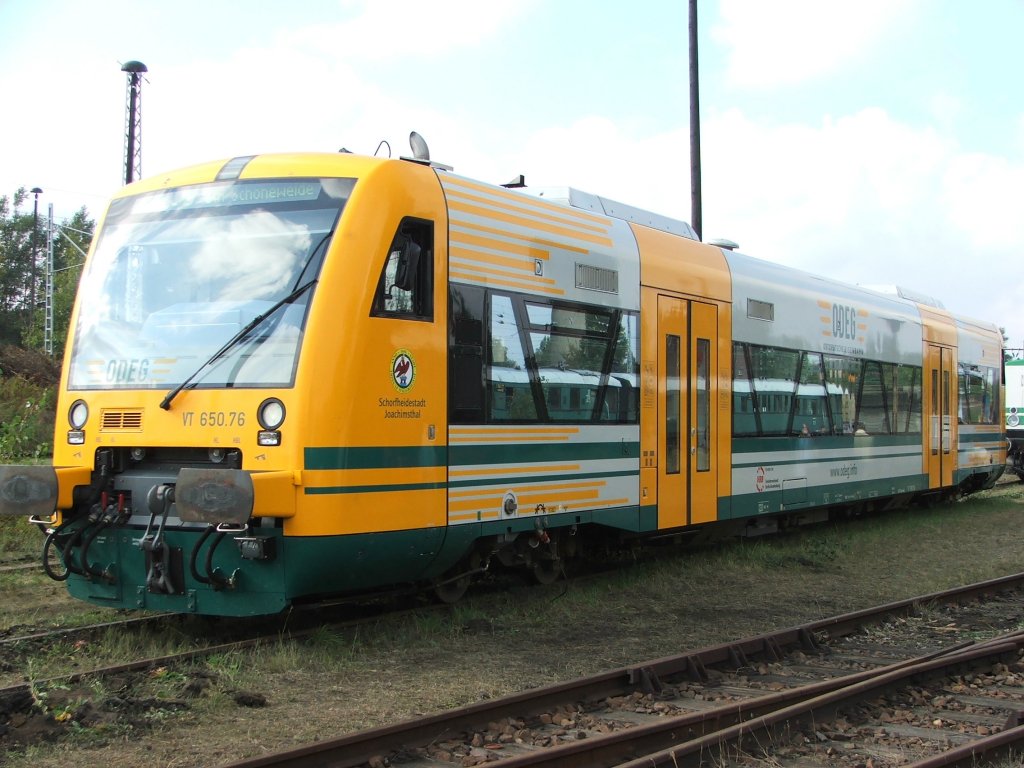 Regioshuttle RS1, bei der ODEG als VT650.76 eingereiht, auf dem Eisenbahnfest im ehem. Bw Berlin-Schneweide am 01.10.2006