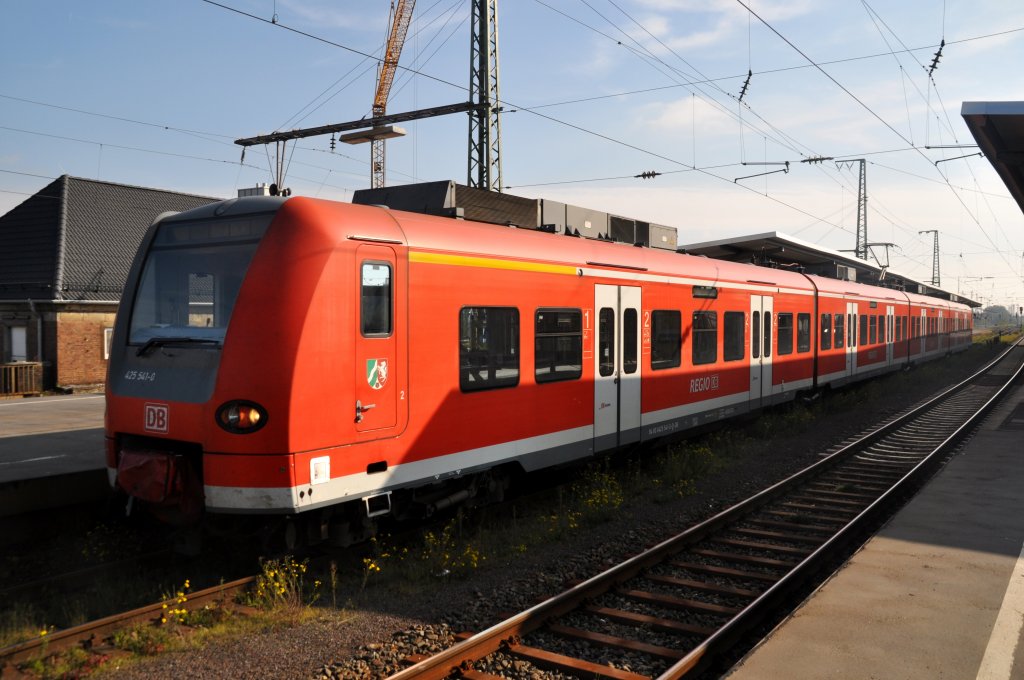 Rheine, 18.10.2010, 425 541-0 als RB68 von M�nster/Westf. nach Rheine