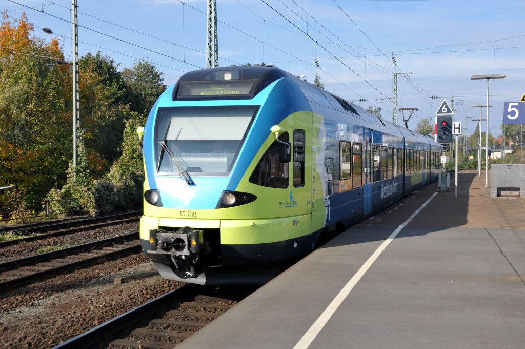 Rheine, 18.10.2010, ET 010 der Westfalenbahn bei der Einfahrt in