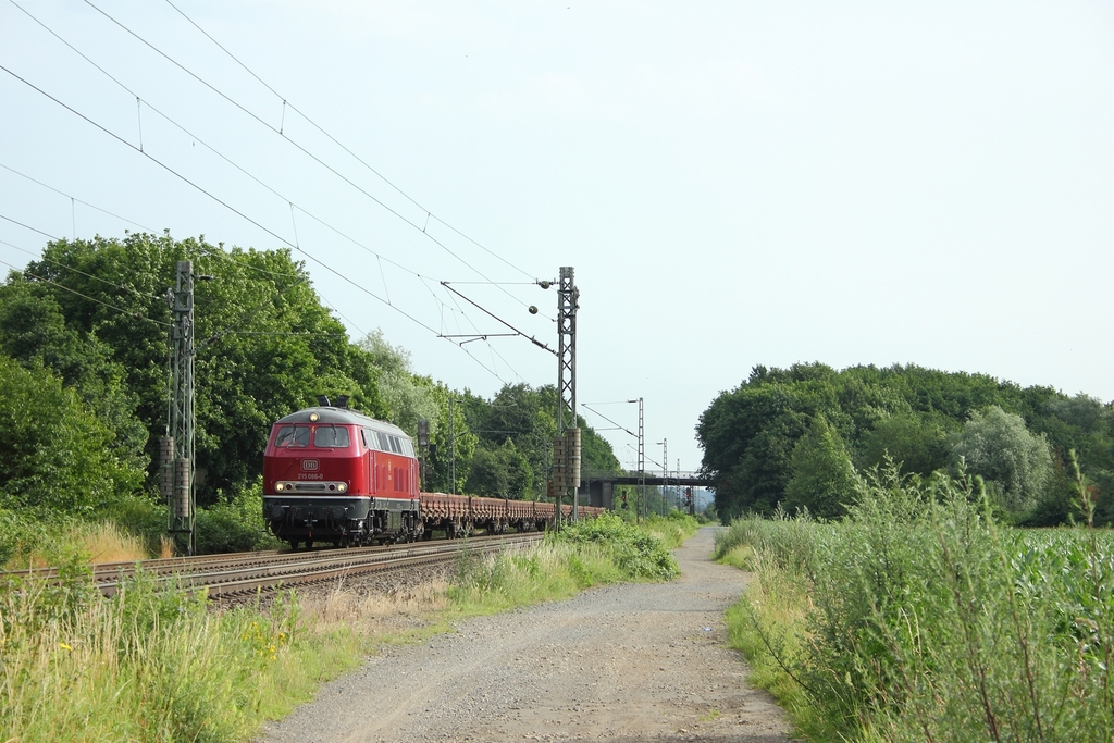 Rheinische Eisenbahn GmbH 215 086-0 in Vilich-Mldorf am 29.6.2012 