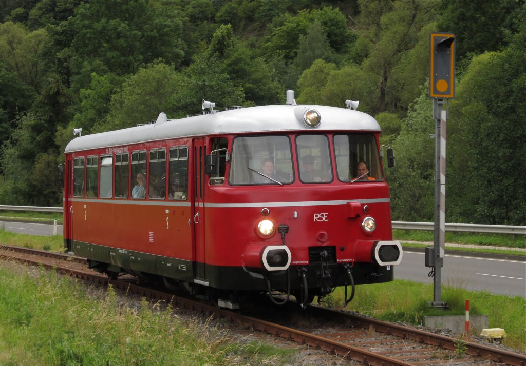 RSE MAN VT23 kurz hinter Olef. Oleftalbahn am 17.7.2011.