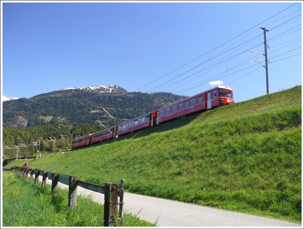 S2 nach Thusis bei Reichenau-Tamins. (28.04.2010)