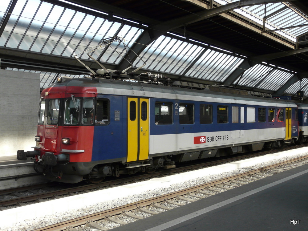 SBB / S-Bahn Zrich - Triebwagen RBe 4/4 540 055-1 im Hauptbahnhof Zrich am 01.04.2011
