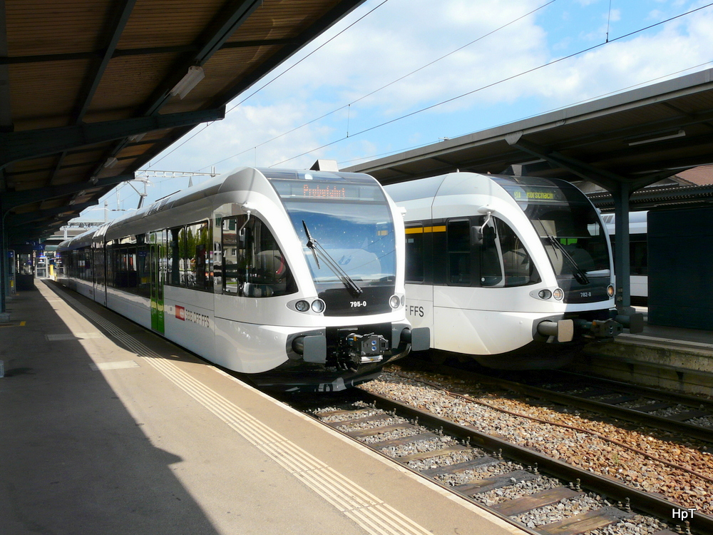 SBB / Thurbo - Triebzge RABe 2/8 526 795-0 und RABe 2/2  526 782-8 im Bahnhof Romanshorn am 13.09.2012