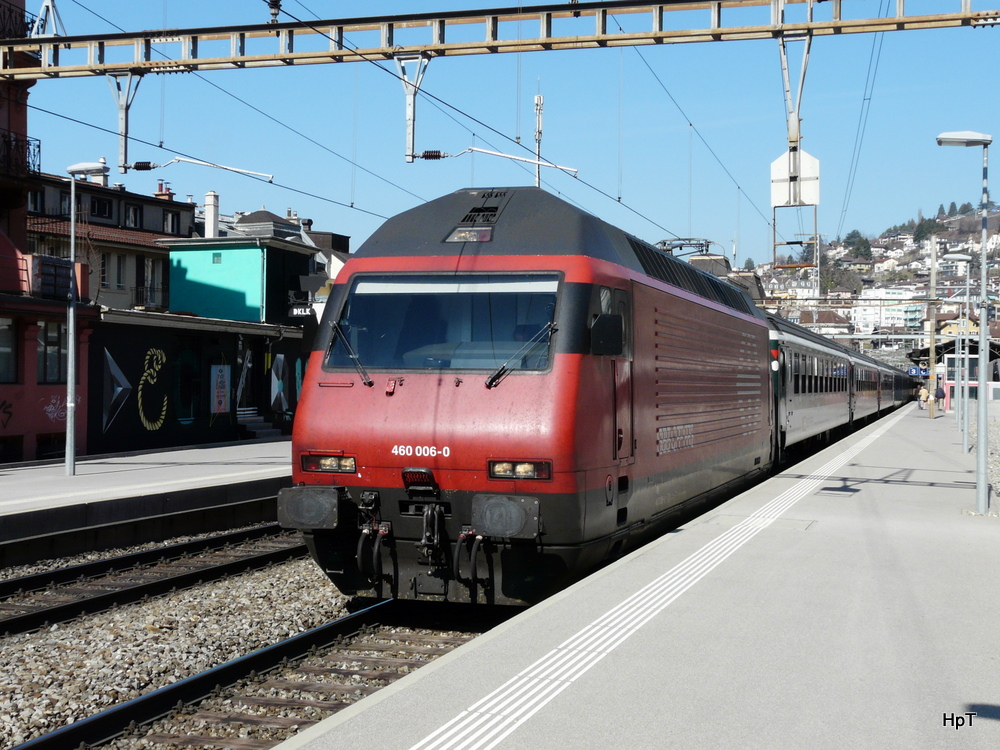 SBB - 460 006-0 mit Schnellzug in Montreux am 10.03.2012