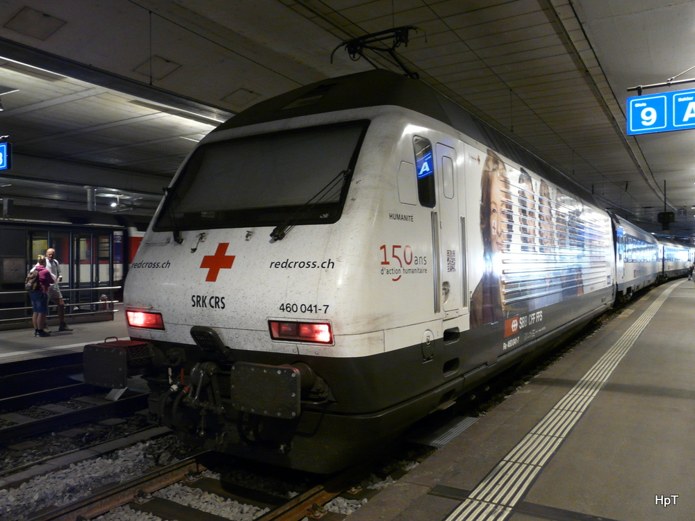 SBB - 460 041-7 im Bahnhof Bern am 13.07.2013