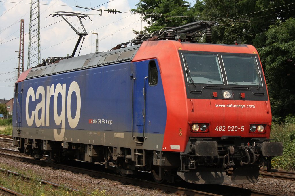 SBB Cargo 482 020 am 14.8.12 als Lz in Ratingen-Lintorf.