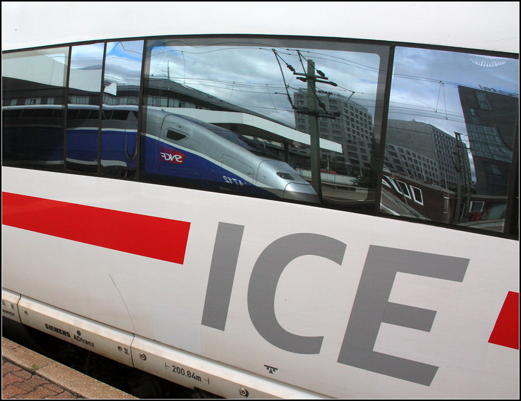 Schnelle Züge - 

TGV Duplex und ICE 3 im Mannheimer Hauptbahnhof. 

12.07.2012 (M)