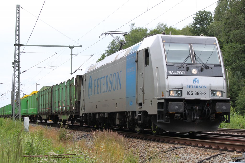 Schweden Heimkehrer 185 686-3 Railpool mit leerem Holzzug am 24.06.2012,Abzweig Bamme