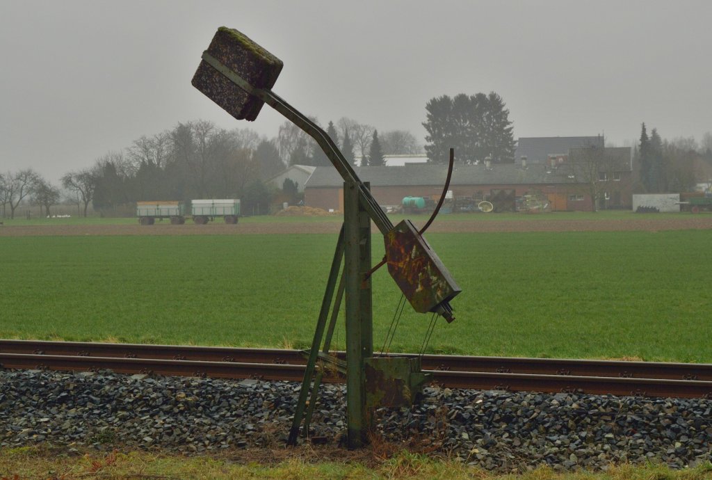 Spannwerk fr das Vorsignal des Einfahrsignals in den Bahnhof Rheindahlen. 4.1.2013