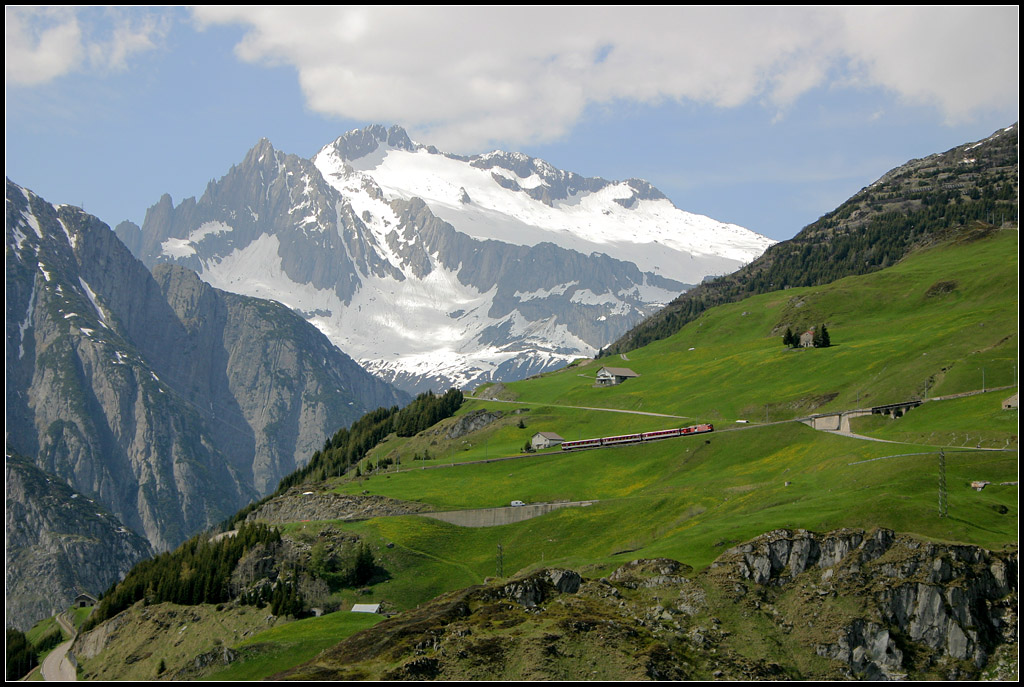 Steilstrecke -

Regionalzug der MGB auf der Zahnradstrecke zwischen Andermatt und Nätschen. 

23.05.2008 (M)