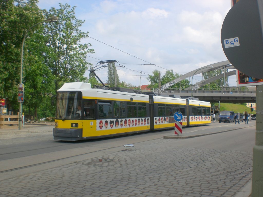 Stra�enbahnlinie M1 nach Rosenthal Nord am S+U Bahnhof Pankow.(24.5.2010) 