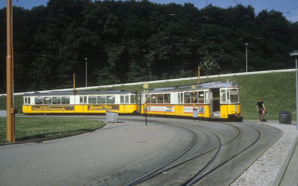 Stuttgart SSB SL 15 (GT4 485 + GT4 667) Freiberg / Mnchfeld im Juli 1979.