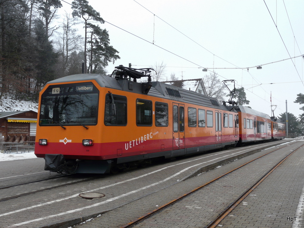 SZU - Regio nach Zrich mit dem Triebwagen Be 4/4 556 527-8 auf dem Uetliberg am 01.01.2011
