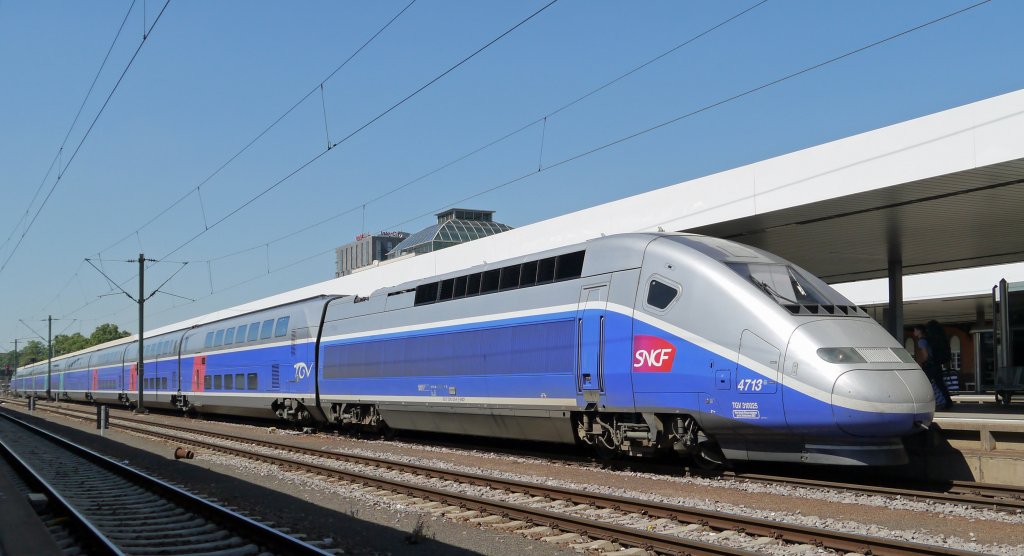 TGV Duplex 4713 steht auf Gleis 5 im Mannheimer Hbf. (01.08.12)