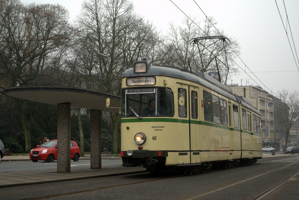 Tw 40 der Vhag Bogestra an der (H) Buer Rathaus in Gelsenkirchen.