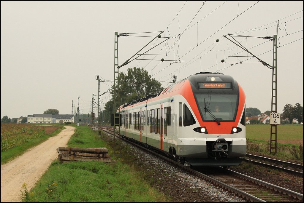 Und wieder eine Sonderfahrt! Gestern erst die Regentalbahn heute solls ein der 401, ein Flirt der Vias GmbH sein. Darber waren wir auf jeden Fall sehr erfreut! (14.09.2010, Mangolding)