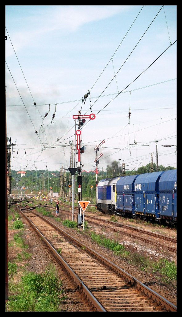 V500.14 am 10.05.2011 im Chemnitzer Hbf.