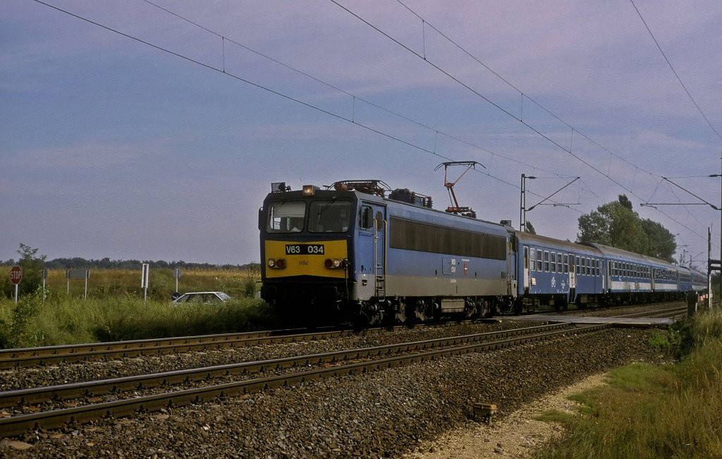 V63 034 Acs 28.09.00 