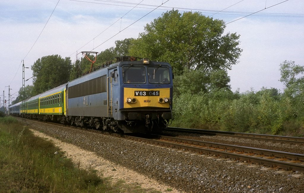 V63 045 Acs 28.09.00 