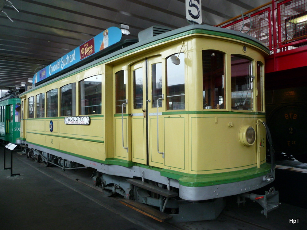 VHS - Tram aus Neuchatel Ce 2/4  43 im Verkehrshaus in Luzern am 19.03.2011