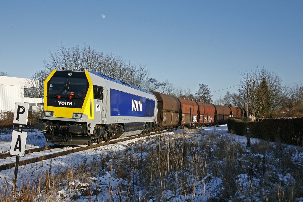 Voith Maxima 40 CC mit einem Kohlenzug vom Gemeinschaftskraftwerk-Kiel kommend Richtung Rbf. Kiel-Meimersdorf.