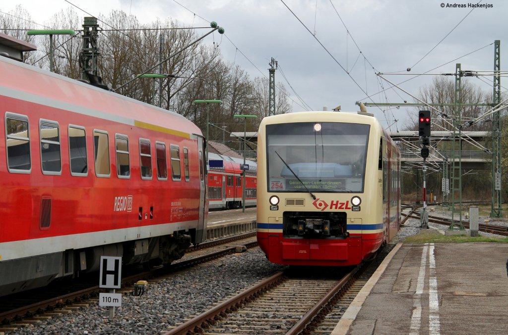 VT 254 der HzL  Seehsle  als HzL88083 (Brunlingen Bahnhof-Geisingen-Leipferdingen) bei der Einfahrt Donaueschingen 30.3.11