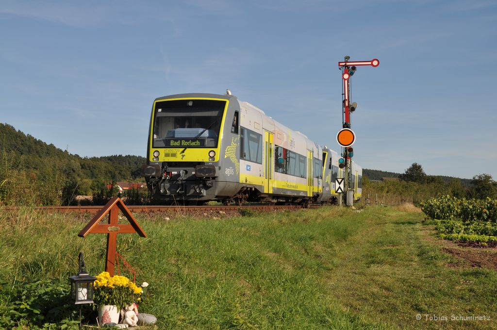 VT 650.720 + VT 650.7xx am 16.09.2011 am Einfahrsignal Harsdorf