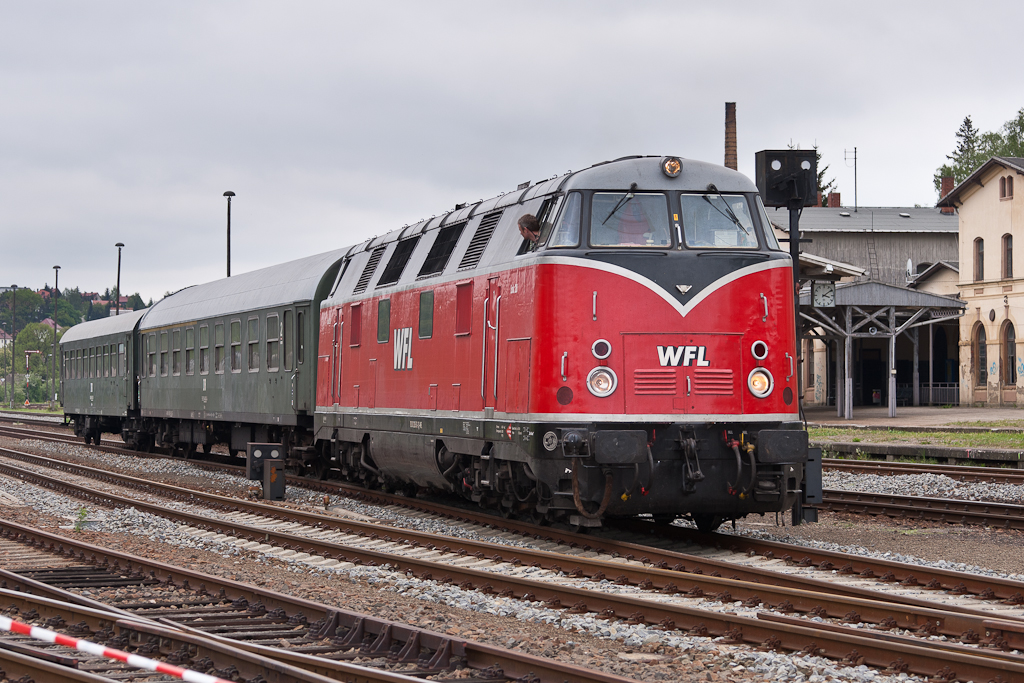 WFL Lok 20 (228 501-3) war Gast beim BW-Fest in Nossen am 05.05. und 06.05.2012.
Hier kurz vor ihrer Abfahrt aus Nossen in Richtung Leipzig am 06.05.