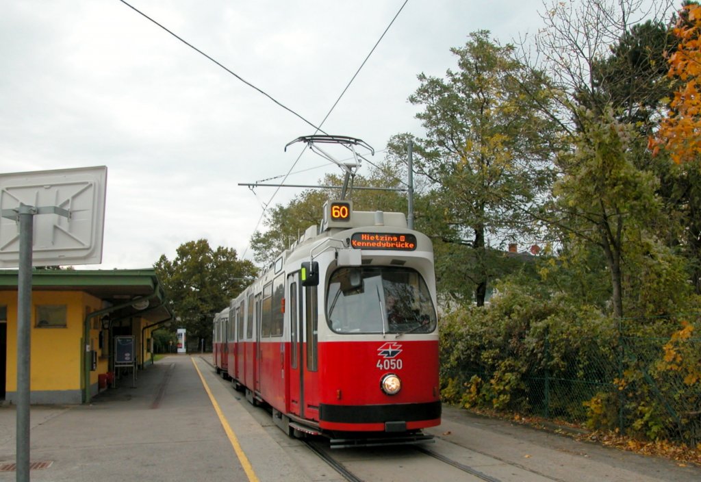 Wien Wiener Linien SL 60 (E2 4050 (SGP 1985)) XXIII, Liesing, Rodaun (Endstation) am 20. Oktober 2010.