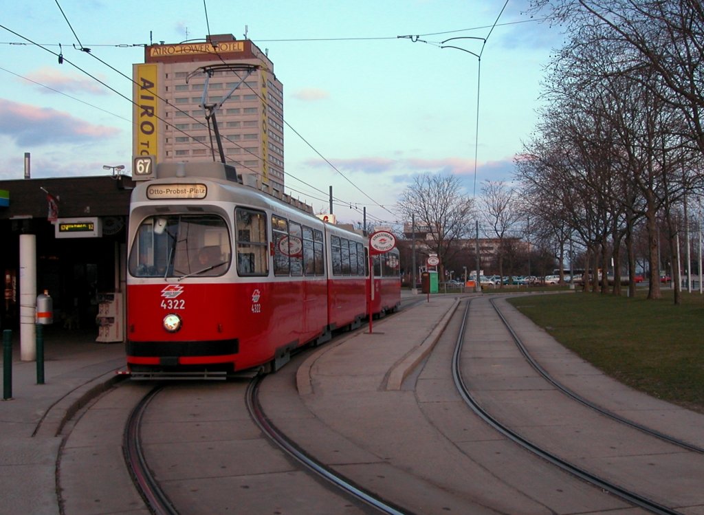 Wien Wiener Linien SL 67 (E2 4322 (Bombardier-Rotax 1990)) X, Favoriten, Oberlaa, Kurzentrum Oberlaa am 21. März 2009.