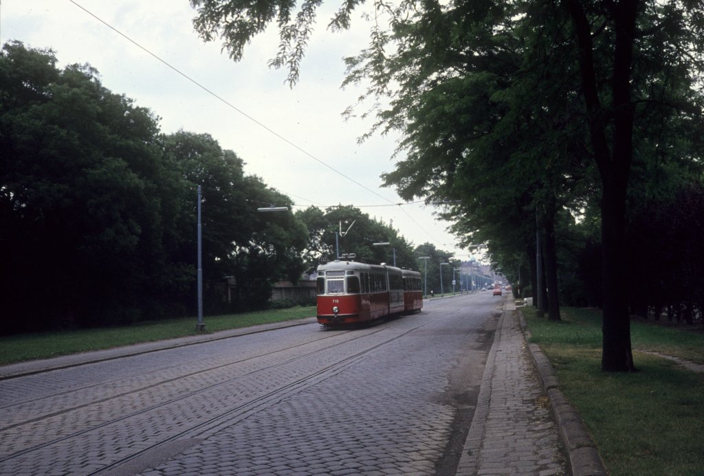 Wien WVB SL 132 (F 719) Obere Augartenstrasse im Juli 1977.