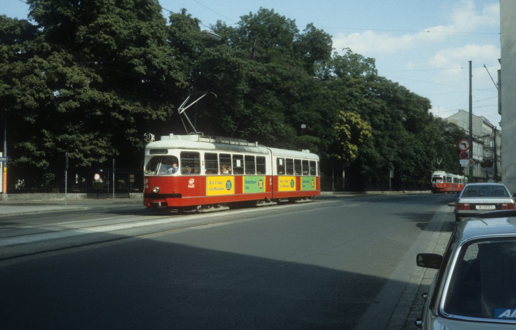 Wien WVB SL 37 (E 4426) Whringer Strasse / Boltzmanngasse im Juli 1992.