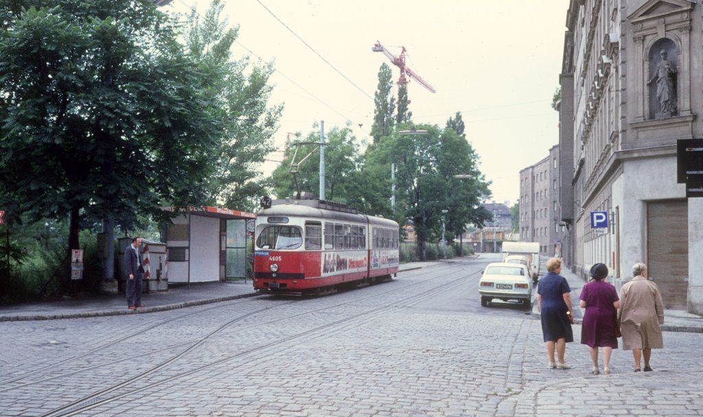 Wien WVB SL 42 (E 4605) Antonigasse im Juli 1977.