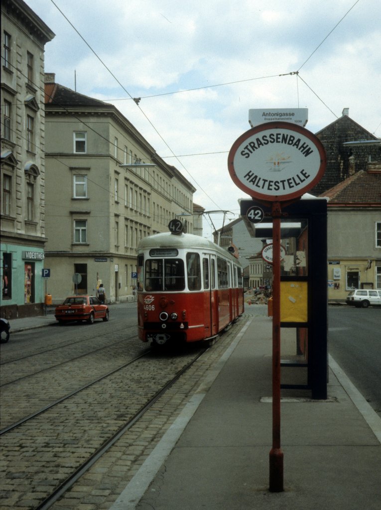 Wien WVB SL 42 (E 4606) Antonigasse / Rosensteingasse / Paulinengasse (Endstation der SL 42) im Juli 1992.