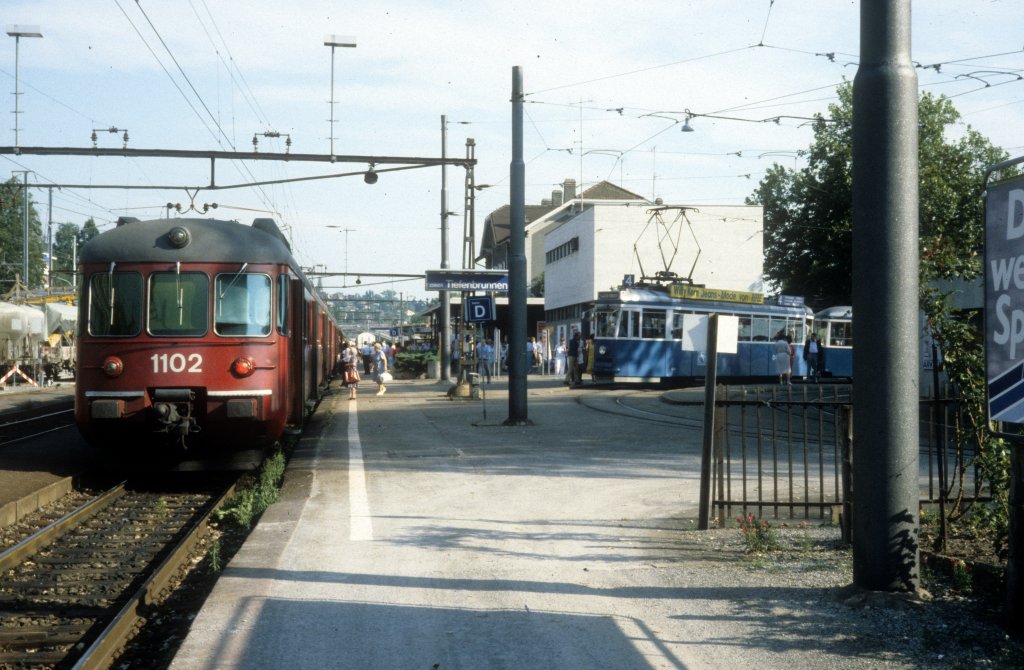 Zrich SBB Zrichsee-Linie (RABDe 510 1102) / VBZ Tram 4 (Be 4/4 1541) Tiefenbrunnen im August 1986.