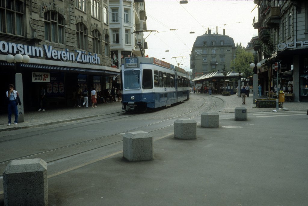 Zrich VBZ Tram 14 (Be 4/6 2016) Stauffacher / Badenerstrasse / Bckerstrasse im Juli 1983.