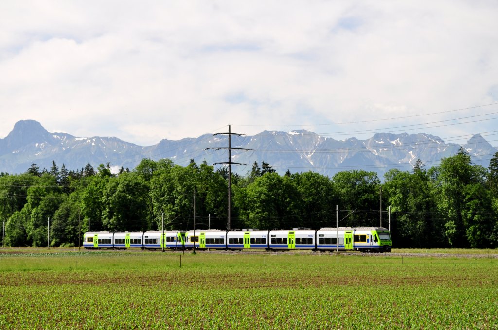 Zwei RABe 525 bei Kiesen am 09.06.2010