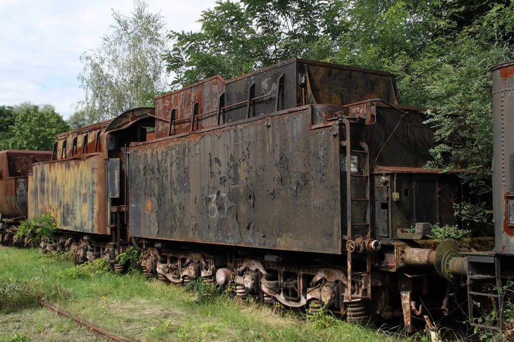 Zwei Tender der Bauart 2'2'T34 am 04.09.2010 im ehemaligen BW Falkenberg oberer Bahnhof. Die Sammlung war dieses Jahr leider nur an diesem einem Wochenende zugnglich.

