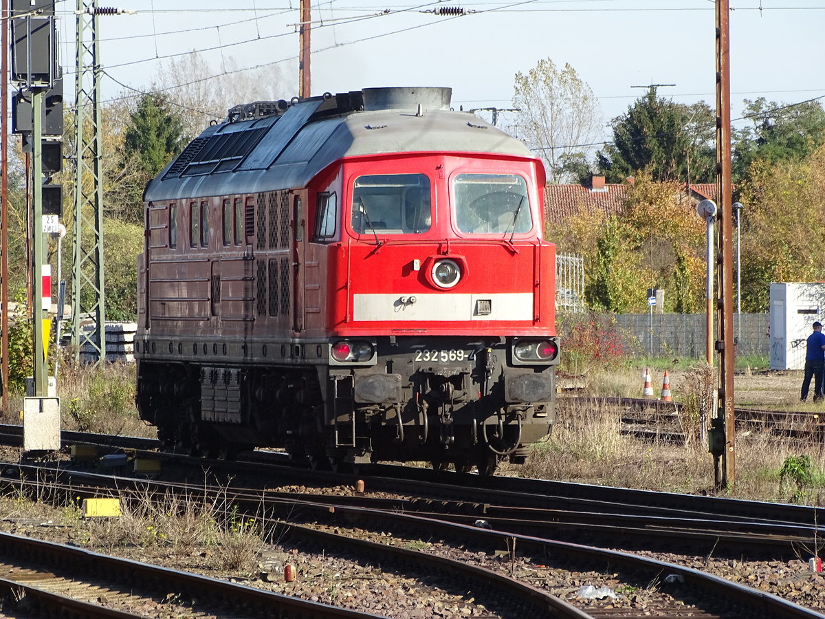  

Am 15.10.2017 fuhr 232 569 Lz von Stendal in Richtung Magdeburg.