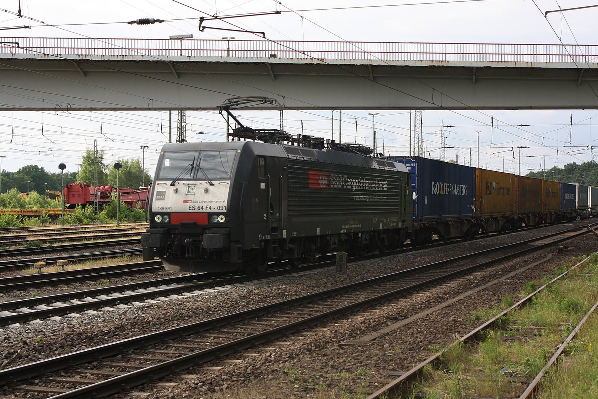 # Duisburg-Entenfang 28
Die 189 091 von MRCE an die SBB Cargo vermietet mit einem Güterzug vom Norden kommend durch Duisburg-Entenfang in Richtung Ratingen.

Duisburg-Entenfang
02.06.2018
