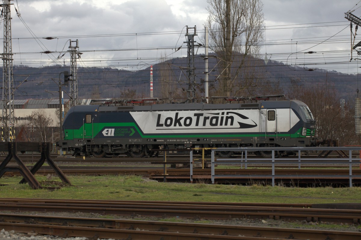  Eine Siemens Vectron, hier eingestellt  von Lokotrain Ceska Trebova in Decin.
03.02.2016 14:29 Uhr.