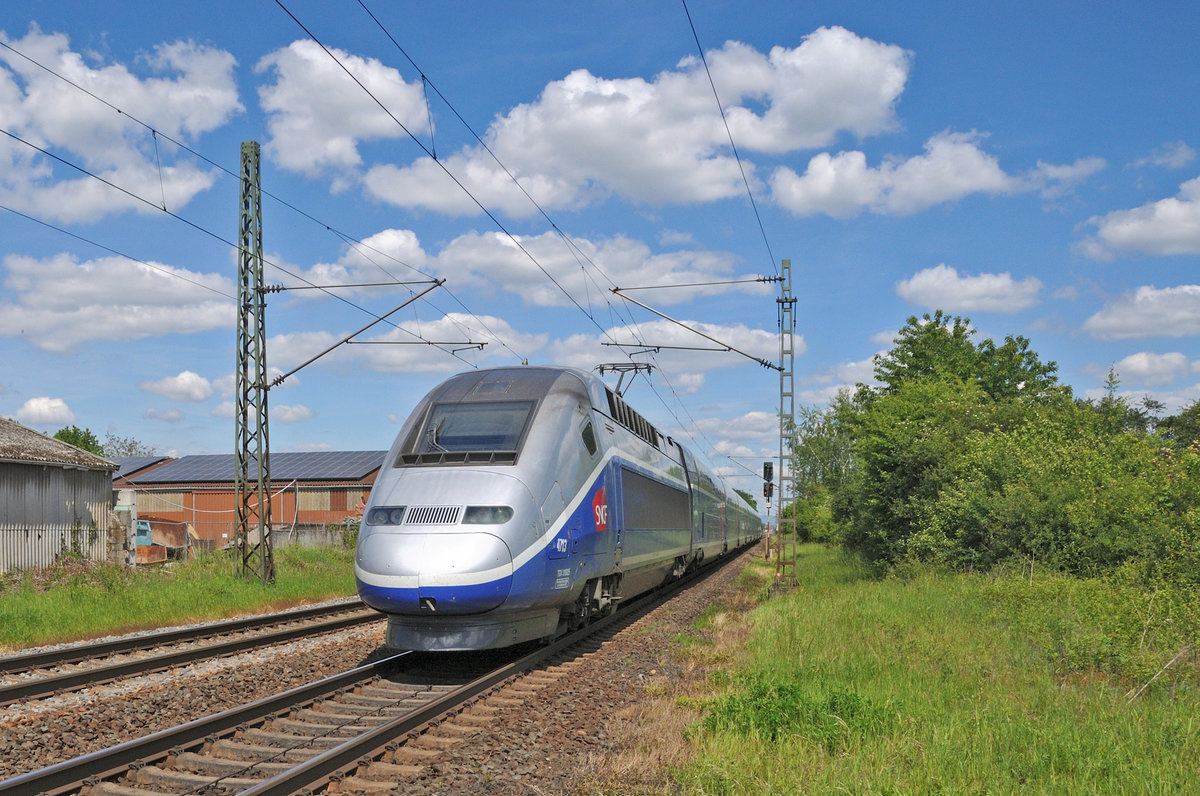  TGV Duplex 4713 @ Gross-Gerau-Dornheim am 21.05.2017 (von Bahnsteig aus)