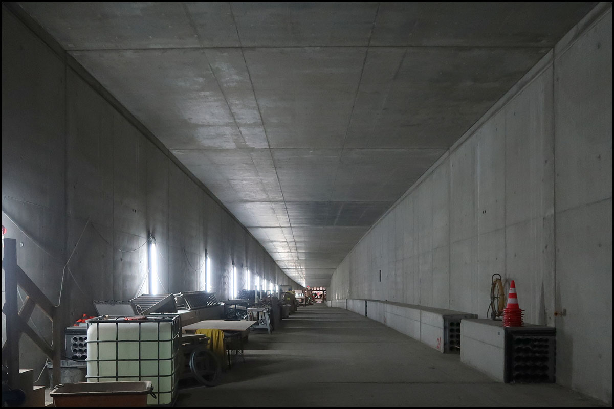 . Tunnelstrecke -

Im Rohbau fertig ist die Tunnelstrecke zwischen den Stationen Kongresszentrum und Ettlinger Tor. Karlsruhe, Tag der offenen Baustelle.

16.09.2017 (M)