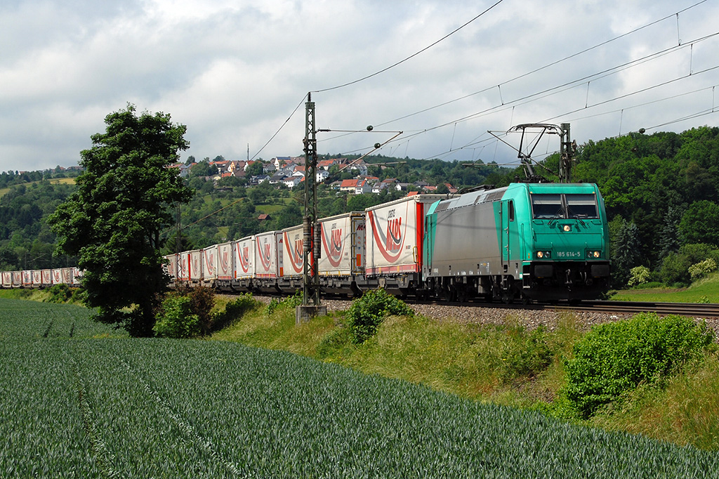 04.06.2017 Streckenabschnitt Uhingen 185 614-5, gehört zur Alpha Trains Luxembourg