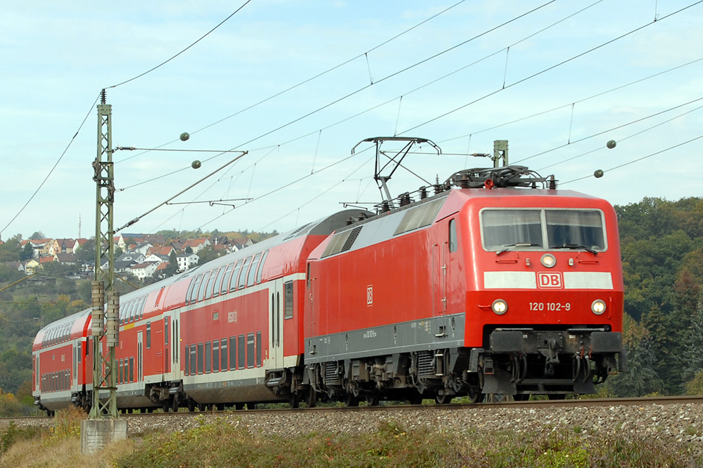 06.10.2018 Streckenabschnitt Uhingen 120 102-9. Ein als IRE getarnter Pbz 2461