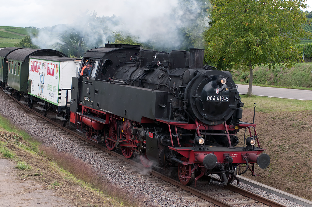 064 419-5 ( 90 80 0 064 419-9 D-GfE ), Maschinenfabrik Esslingen 4312, Baujahr 1937, Eigentmer: DBK Historische Bahn e.V., Crailsheim, 14.09.2013, Kaiserstuhlbahn ( Streckenabschnitt Bischoffingen - Oberrotweil ) 