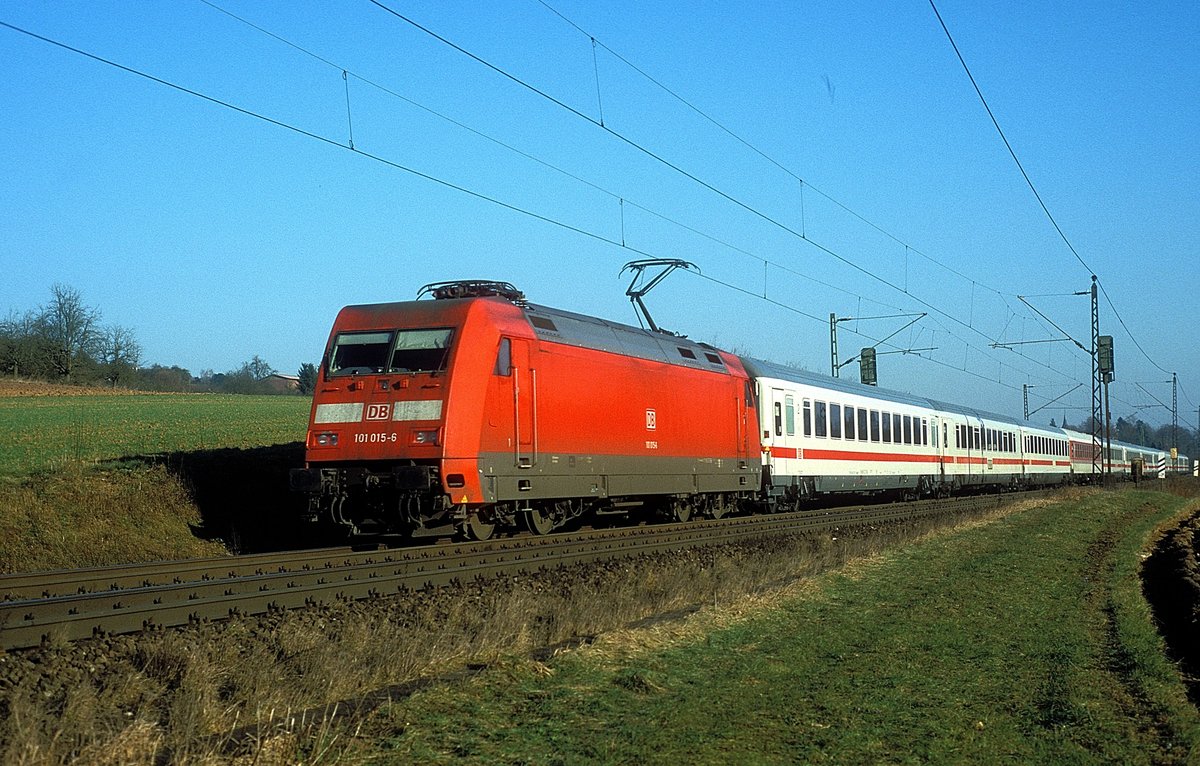 101 015  bei Ebersbach ( Fils )  15.12.01