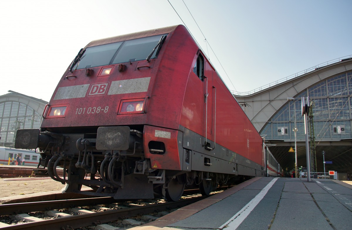 101 038-8 mit IC nach Frankfurt/Main in Leipzig am 04.10.2014