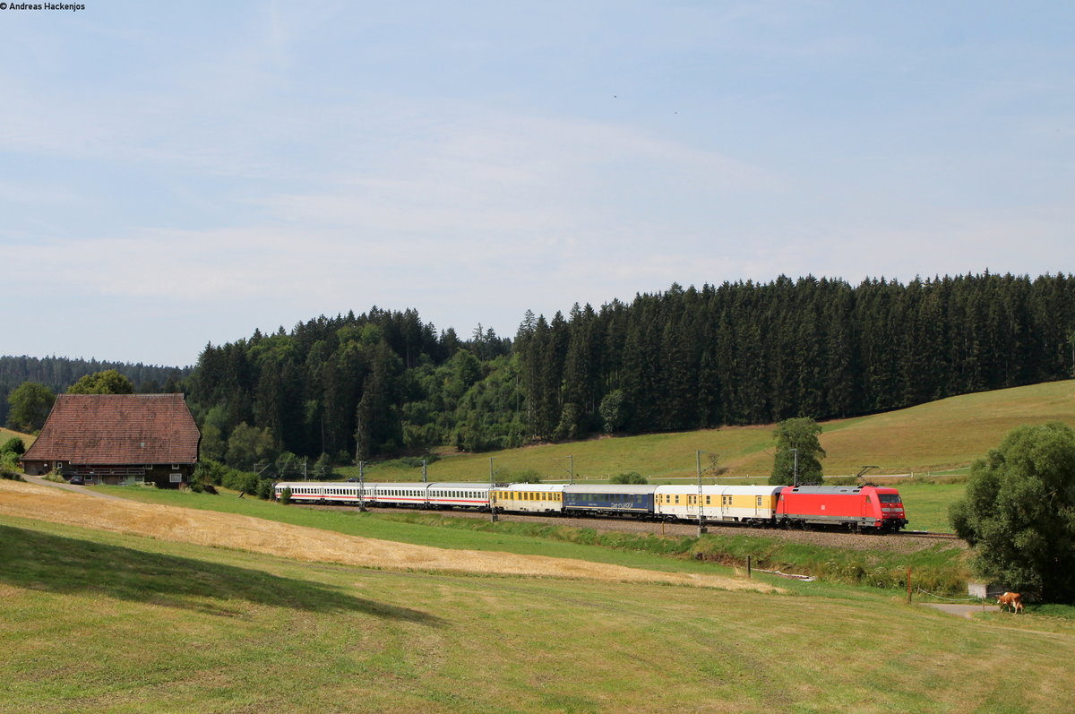 101 040-4 und 182 569-4 mit dem Mess ST 92034 (Villingen(Schww) - Offenburg) bei Stockburg 1.8.18